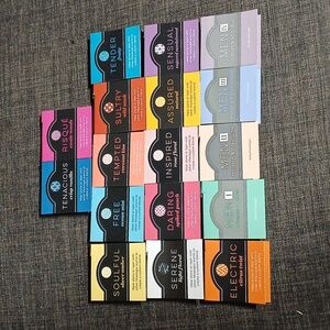 Set of 17 Alcohol-Free Fragrance Oils/ Perfume Samples